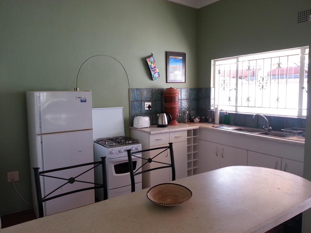Rivendell Hotel Windhoek Room photo