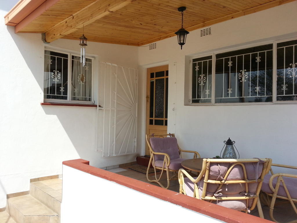 Rivendell Hotel Windhoek Room photo