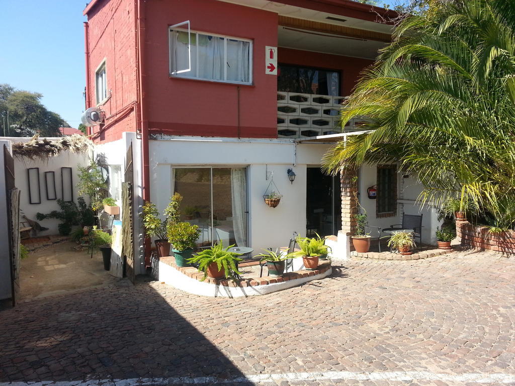 Rivendell Hotel Windhoek Room photo